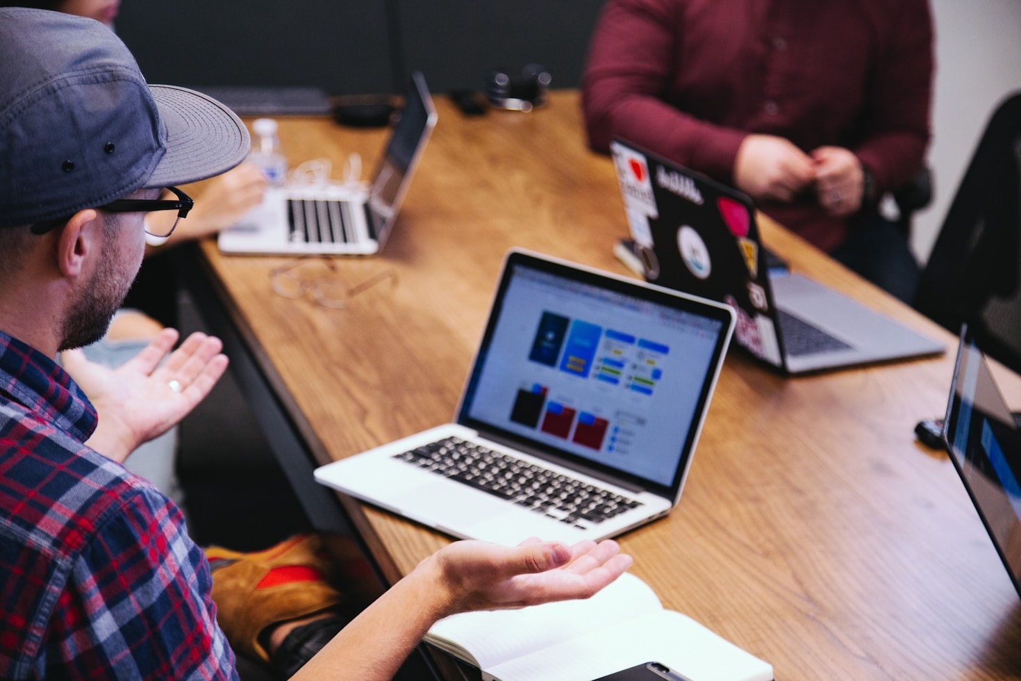 Top Benefits of Outsourcing Customer Service